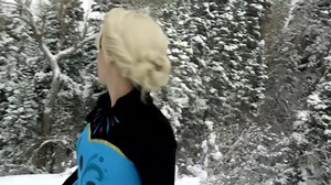 3.8K views · 51 reactions | Let it go in Real #Elsa #Frozen #Costumes Same dresses and wigs are available here at #Party_Planet للحصول على نفس الفساتين و الباروكة تفضلوا بزيارتنا في بارتي بلانيت | Party Planet | Facebook