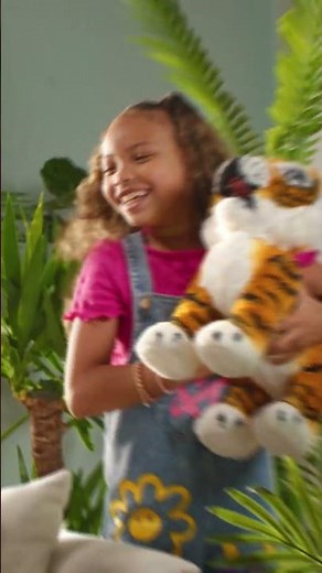 furReal Gabby the Grow & Roar Tiger | TV Commercial (15)