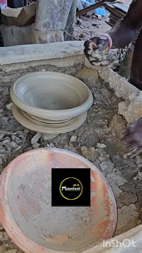The making of an Earthenware ( Apotoyewa) at Mfensi in Ashanti Region. | MeYɛ Asanteni