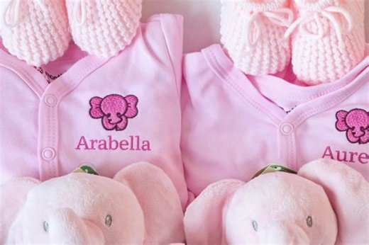 Double the love, double the cuteness 💕👶👶 Our twin baby gift set is beautifully curated with soft, cosy essentials and personalised touches for both little bundles. Perfect for baby showers, newborn arrivals and unforgettable gifting. Custom names available to make it extra special ✨ #TwinBabyGift #TwinNewborn #PersonalisedBabyGift #BabyShowerGift #UKSmallBusiness