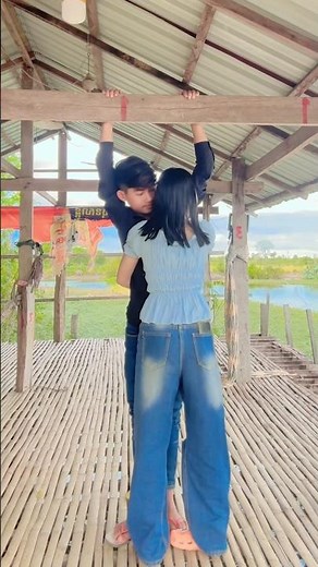 Sweet & Friendly Hug 💛 | Lovely Feelings #SweetHug#LovelyMoment#FriendlyHug#Heartwarming