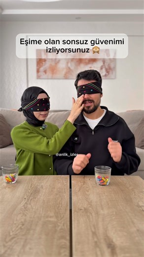 Merve Y. on Instagram: "Aşırı ama aşırı eğlenceli bir oyun, azıcık hatırımız varsa bu oyunu oynayın 😍 çayı koyun ve demlenene kadar ailece ekrandan uzak, eğlenceli vakit geçirin 🤩 Biz bu oyunu 3 olan kazanır şeklinde oynadık. 1-0 önde giderken 1-1 oldu, 2-1, 2-2 derken 3-2 kaybettim 🙈 uzun bir aradan sonda yenildim dostlar 🥲 Hikayedeki anketi doğru tahmin edenler el kaldırsın ✋"