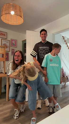 Family OOTD for LONDON BABY ✌️ | family outfit of the day