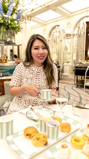 Afternoon tea at @claridgeshotel is truly a masterpiece! ✨ From their signature Claridge’s Blend—crafted with teas from Sri Lanka, Africa, China, and India—to their stunning Art Deco setting, every detail is pure elegance. The handcrafted pastries, warm scones, and delicate finger sandwiches made this a quintessential British experience. ☕🍰 If you’re in London, this is a must! Dress: @mrselfportrait #ClaridgesAfternoonTea #LondonTeaTime #TeaTimeTradition #Londontrip #LondonUK #visitLondon #Lond