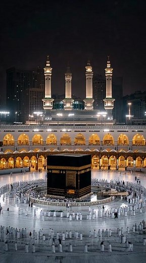 Muslims Performing Tawaf Around the Holy Kaaba in Makkah #makkah #talawt