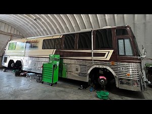 Willie Nelson bus? Nothing came easy on this bus. It was way behind on maintenance.