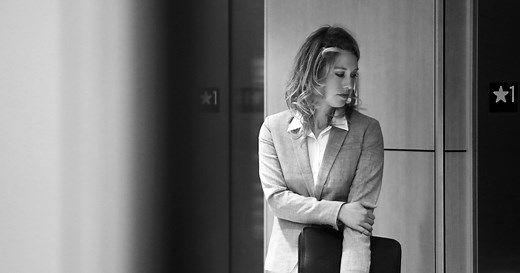Theranos founder Elizabeth Holmes has an unusual defense for her fraud trial. Will it work?