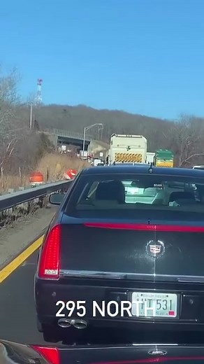 East Providence isn’t the only highway with traffic delays. This is 295 North right now. 🚧🛣️🚗 #whatsgoingoninrhodeisland #ridot #rhodeislandtraffic #rhody #rhodeisland | What's going on in Rhode Island