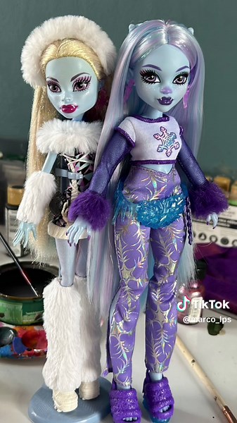 Respuesta a @Marco LPS Ahora es turno de sus chanclas invernales ❄️🏃⛄️#monsterhigh #monsterhighdolls #abbeybominable #abbeybominableg3 #barbie #barbiemovie