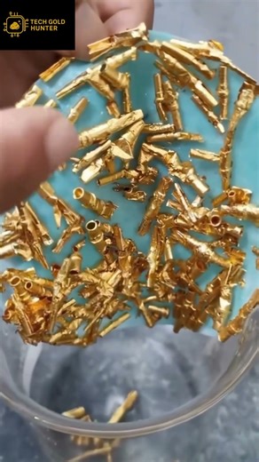 Recycling Gold from Electronic Connectors – Shiny Pins Turned into Pure Gold! #Shorts