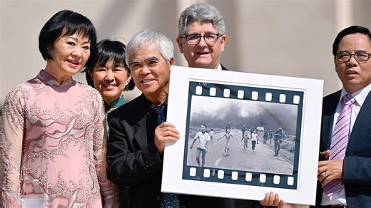 Man who claims he took iconic 'Napalm Girl' photo speaks out as AP stands by photographer credited for decades