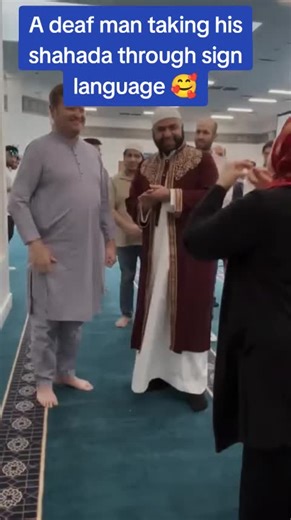 Inspiring Shahada of a Deaf Man Through Sign Language