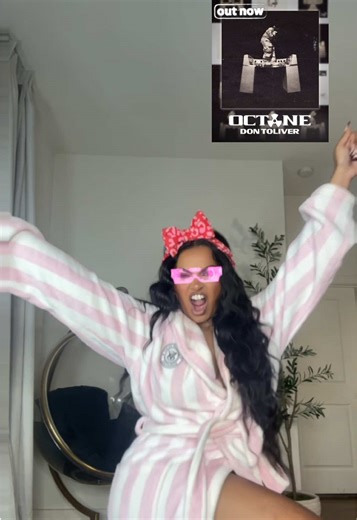 Also, it was a private listening party 😫 proof ima hot mess. Don Toliver Octane album out now! Outfit: @fashionnova Hair: @Lustre Hair Co. use code KIKI20 for $$ off Jewelry: @MAABAE Glow: @Vaseline Scent: @Orabella & @Kayali #grwm #octane #dontoliveroctane #houstoninfluencer #outfitinspo