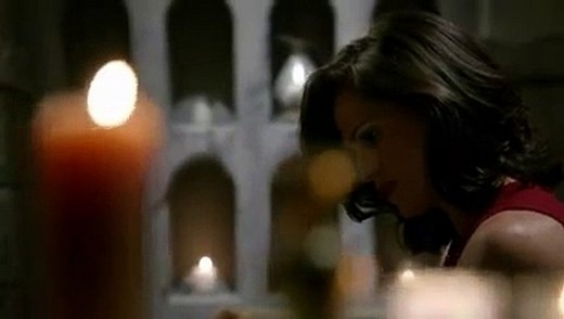 Regina & Robin Hood Kiss 4x07 Once Upon A Time