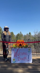 💜HUMMER HOTEL RIBBON CUTTING CEREMONY! VIDEO of the DAY!🩷 By Cori Russell Colorado Ribbon ceremony for the hummingbird hotel😂 Waiting in SW Colorado. I built this house from legos and they loved it last year! April 11, 2025 | Hummingbird-News