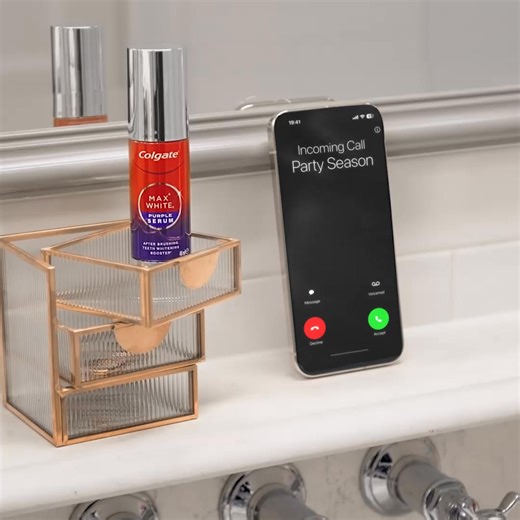 Try the Colgate Max White Purple Serum for an instantly* whiter smile, AND remove stains** 😁 *Instant effect is temporary **Removing surface stains with 2x daily brushing Not a substitute for fluoride toothpaste. Use with your usual oral care routine. | Colgate UK and Ireland