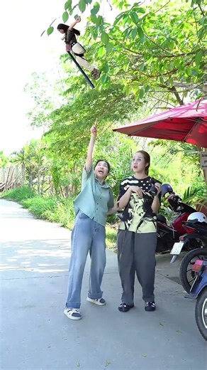 Photo Team Turned Counterattack Squad! 💥🎢📸#funny #vfx #bungeejump