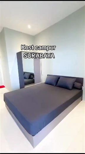 REKOMENDASI Kost Exclusive Bebas Sopan Putra/i, Mahasiswi/i, Karyawan/ti,Pasutri Bagi Yang Minat Dan Info Lebih Lanjut DM mimin Rp.1,500,000 /Bulan Rp.2,500,000 /2Bulan Rp.3,600,000 /3Bulan Rp.6.000.000 / 6Bulan Rp.11,000,000 /Tahun Fasilitas Lengkap : Ac Free Wifi Smart TV Spring Bed Lemari Pakaian Meja & Kursi Kulkas listrik Kamar Mandi Dalam Wather Heater Dapur Mini Dalam Kamar Dapur Umum Kulkas Bersama Alamat: Jl.tambak medokan ayu VI c no.33, Madokan ayu, kec.rungkut, surabaya, Jawa timur 6