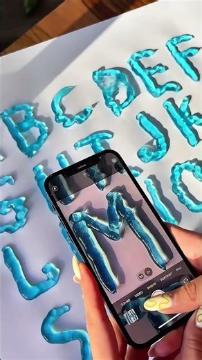 He creado una fuente con gel para el pelo #diy #font #creative