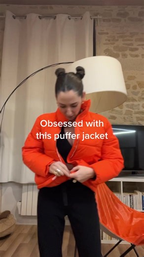 can you tell orange is my favorite colour ? #outfit #wearefromfuture #pufferjacket #howistyle