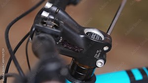 Removing or replacing a bicycle handlebar stem