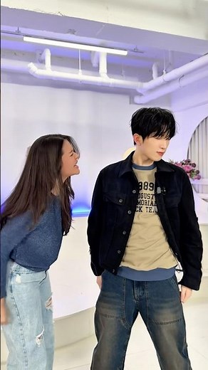 Betty la fea version K-pop idols 😏[escena: Y llegaron los meseros] #POW #kpopidol #telenovelas