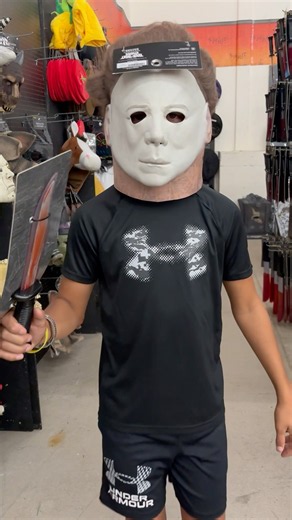 Robbie Becomes Michael Myers! 😱🔪 | Spirit Halloween