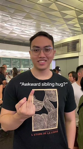 Awkward Sibling Hug Compilation at CGK Airport