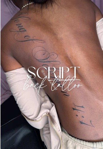 Pretty script back tattoo 😍 • • • #ietattooartist #scripttattoo #spinetattoo #backtattoo #ietattoos