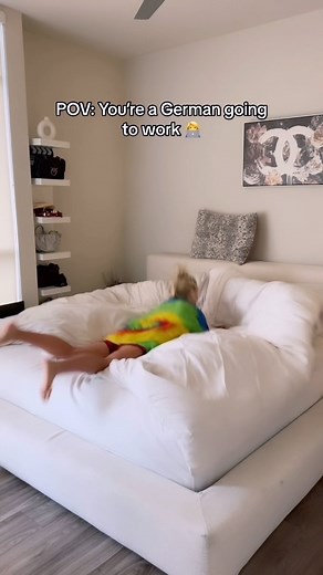 ANUSCHKA VAN LENT on Instagram: "Weg mit dir 😐🇩🇪👩‍💻 #germankaren #german #us #viral #kumospace #comedy"