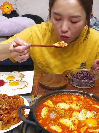 Korean Home Meal #hamzy #tiktokfood #asmr #mukbang #cooking #eating #eatingshow #food #foodie #mukbang #asmr #asmrsoundsdaily #fyp #deliciousc #foryoupageofficiall #trend #koreanfood #hamzy_asmr