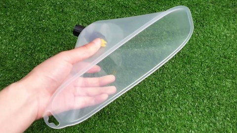 Rossesay 10 Pcs Drift Guard with Flat Sprayer Nozzle Spray Shield for Most Backpack Sprayer Prevents Fine Droplets from Drifting, Suitable for Farm Garden Lawn Use (9.84 x 2.95 x 3.74 Inch)