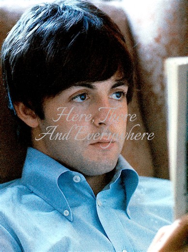 Here, There And Everywhere Paul siempre consideró esta composición como una de sus favoritas dentro de todo el catálogo de The Beatles. Incluso John Lennon la describió como una de sus canciones preferidas del grupo. La canción fue compuesta principalmente por Paul en la casa de John Lennon, mientras esperaba a que John despertara. Sentado junto a la piscina con una guitarra, McCartney desarrolló casi toda la estructura y melodía antes de terminarla junto a Lennon. La letra probablemente estuvo 