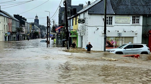 'Nothing is stopping a flood,' say Midleton residents