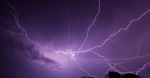 Longest lightning strike on record stretches 477 miles over 3 US states