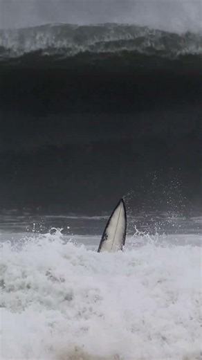The dark side of surfing big waves