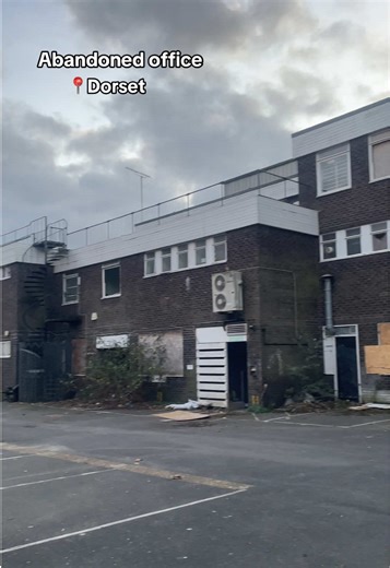 Abandoned office building 📍Dorset with @urbex.southUK #abandoned #urbex #dorset #derilict