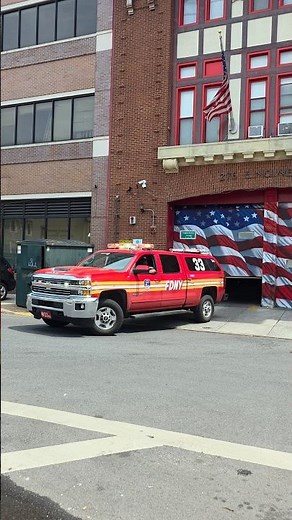 FDNY Battalion 33 responding from quarters #fdny #firefighter #firedepartment #siren #highway