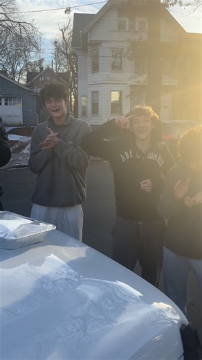 Russ D Wings | 🫡🫡🫡 SHELTON PULLED UP ON ME AND SAID FREEZE DONT MOVE SO I STARTED 🏃🏽🏃🏾‍♂️🏃🏾 THEY SAID NO ITS FREEZING OUT... | Instagram