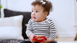 Baby Einstein Roxys Bright Flight Musical Baby Toy & Teether, Plays Real Bird Sounds with 10+ Melodies, Multisensory, Ages 3 Months and Up