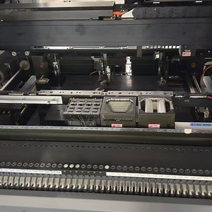 [Hot Item] SMT SMD Pick and Place Machine YAMAHA Yv100xg Bulb LED Pick and Place Machine LED Chip SMT Mounting Machine