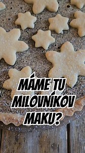 Jednoduchý, pekný a chutný makový koláč, ktprý zvládne aj začiatočník. A ak nemáš v láske mak, nahraď ho orechmi ;-). Recept tu: https://sistersbakery.sk/recipe/makovy-kolac-z-krehkeho-cesta-na-vianoce/ Alebo daj do komentu slovo MAK a ja ti recept pošlem do správy (ak sa ti dajú posielať správy ;-)). Nech ti s nami chutí a maj krásny prvoadventný víkend ❤️. Michaela #michaelasistersbakerysk #sistersbakerysk #recepty #pecenie #milujempecenie #makovykolac #vianocnepecenie #vianocnerecepty | Siste