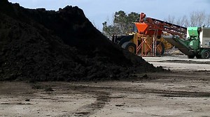 Despite pushback, Omaha moves to accept Bellevue's yard waste