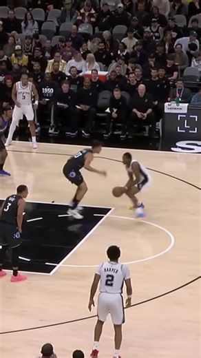 De'Aaron Fox did the man dirty