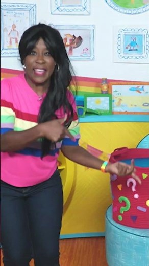 Let's Play What's in the Bucket with Kemi in the Milkshake! Studio