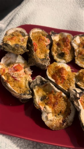 Cause we got oysters at home 🦪 My husband know I love some oysters baby! #oysters #freshoysters #oustergirl #fyp