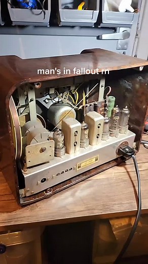 Valve radios are cool #radio #fallout #valve #fyp #electronics
