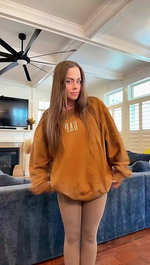 Oversized Sweatshirt Outfit Ideas for Every Occasion