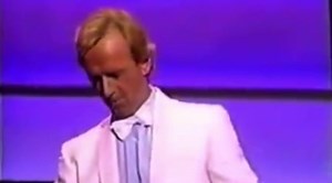 A Blast from the Past to the 1987 Academy Awards where Paul Hogan tells his peers how all the non-winners should act during the show. Remember this is Crocodile Dundee we’re talking about here. Completely hilarious. 😆😆😆 | 80s Central