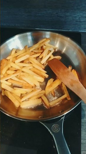 COMMENT FAIRE DES FRITES À LA POÊLE !! CUISINE !!